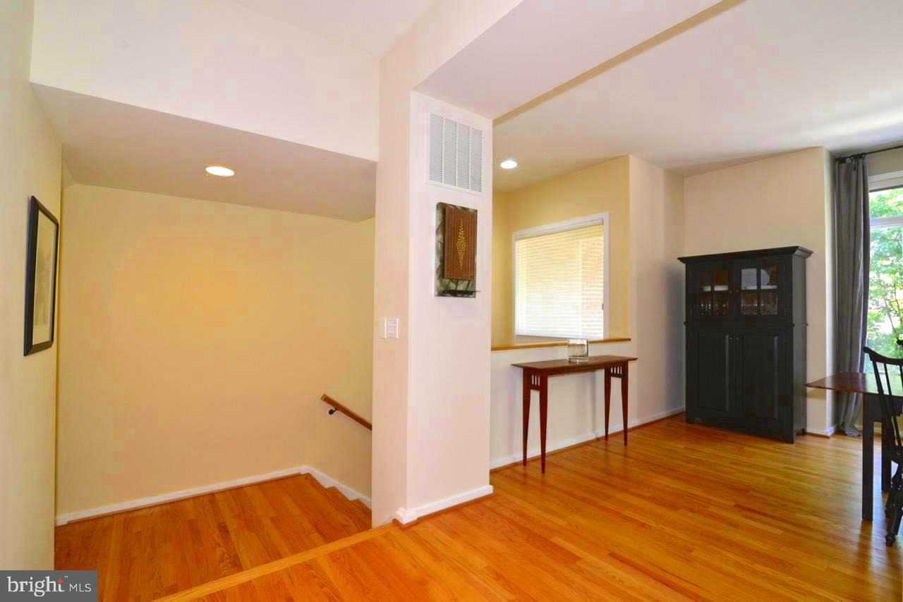 11518 Hemingway Drive Reston, VA 20194 - Photo 3 of 66 Great open layout to your foyer from the front