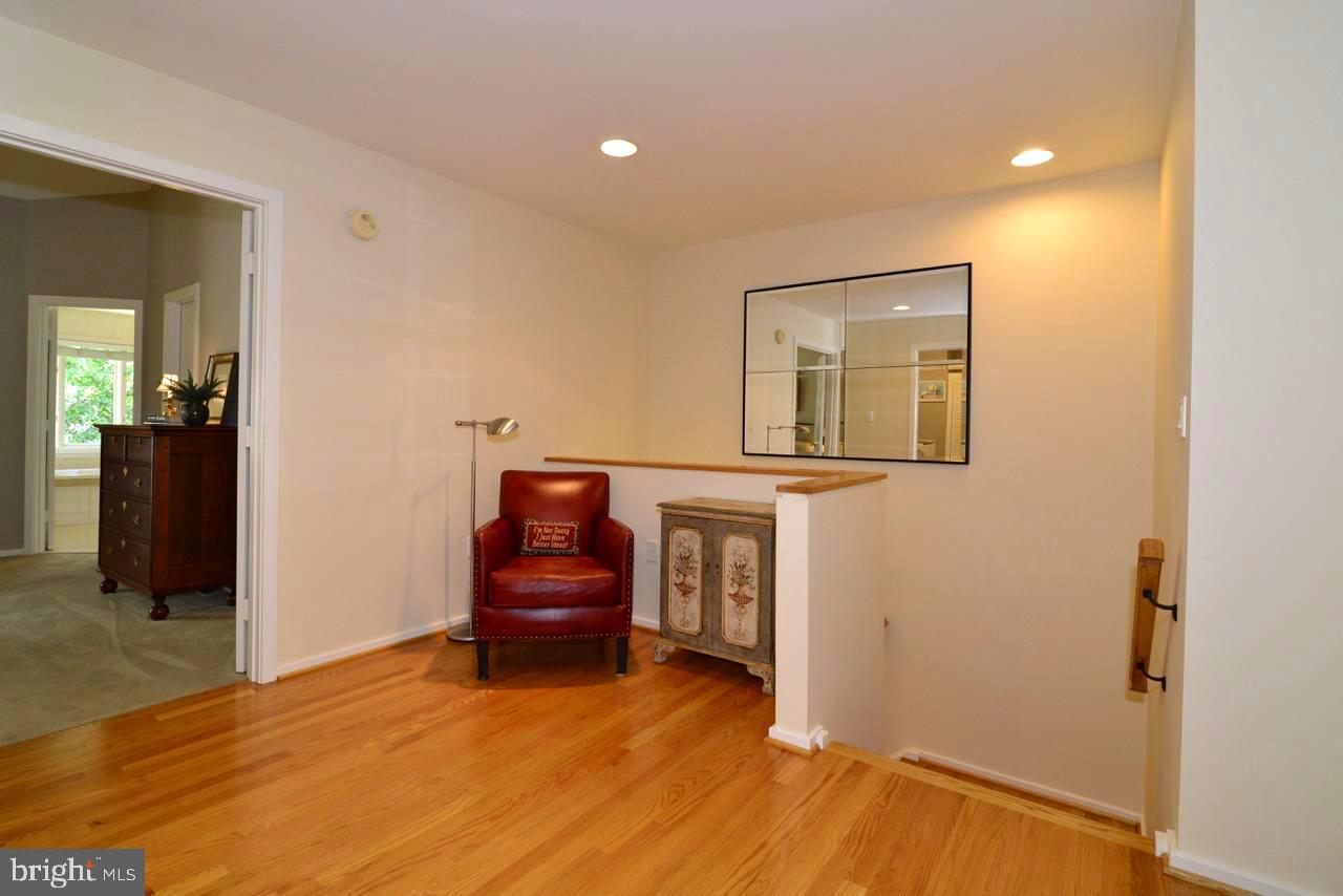 11518 Hemingway Drive Reston, VA 20194 - Photo 28 of 66 Large upper-level loft offers great opportunities