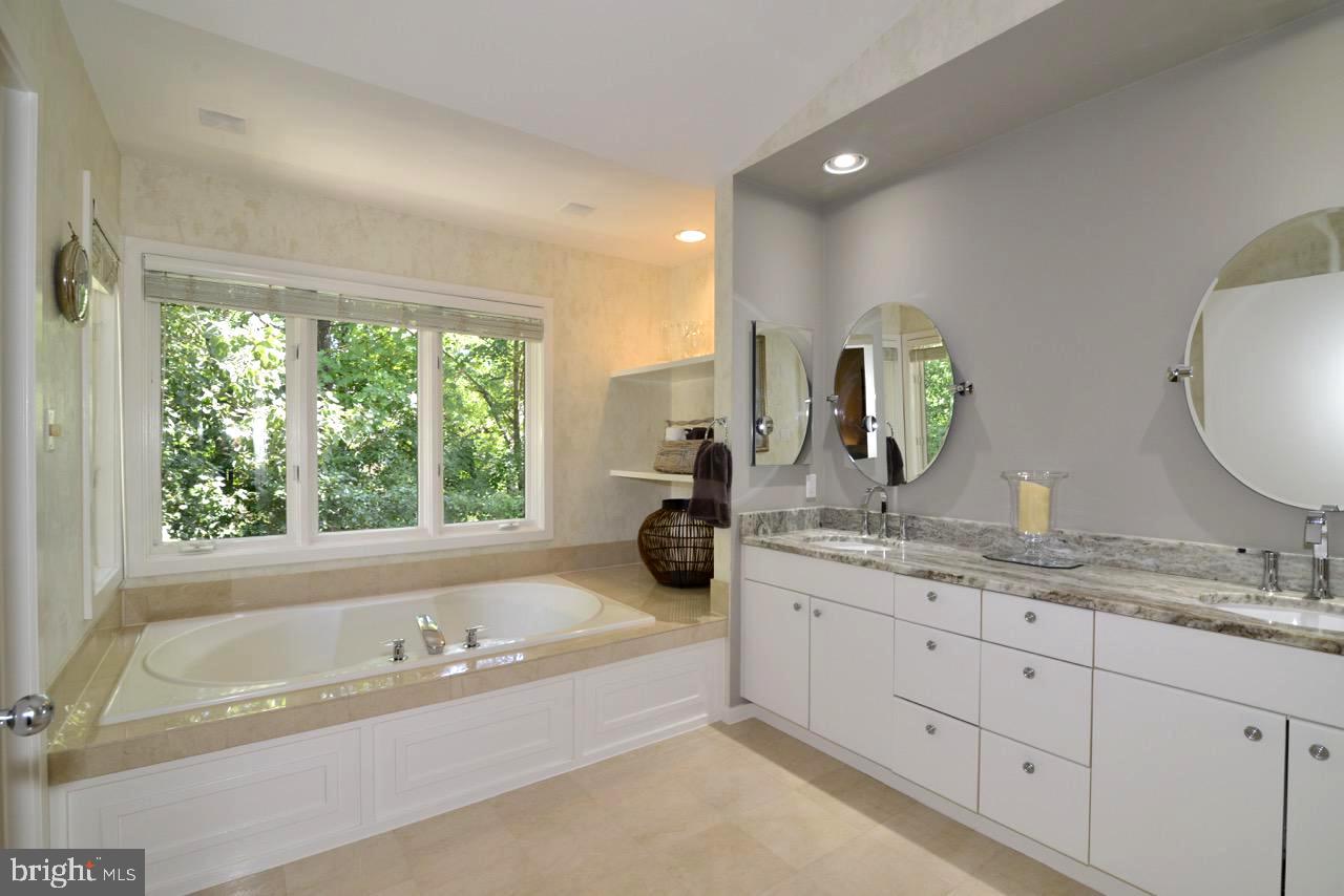 11518 Hemingway Drive Reston, VA 20194 - Photo 35 of 66 What a space to start you day in