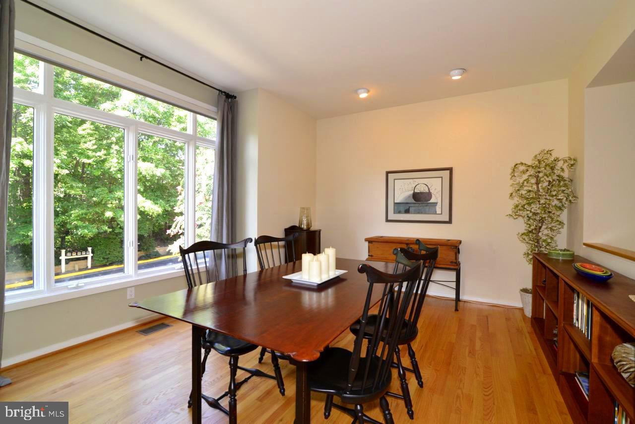 11518 Hemingway Drive Reston, VA 20194 - Photo 5 of 66 You get tons of light from the west-facing windows