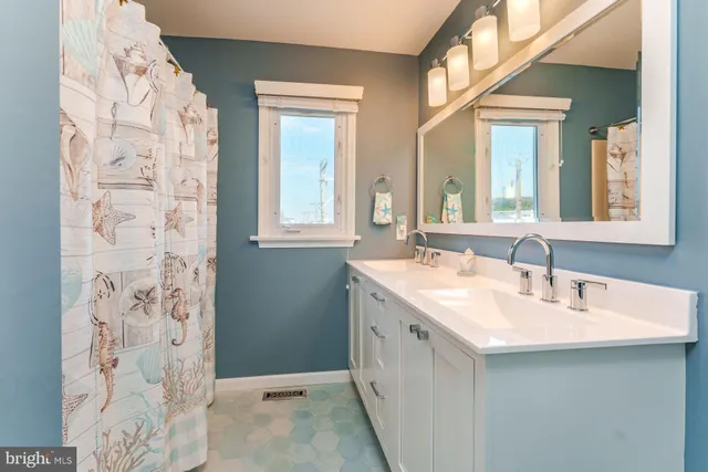 $1,495,000 | 104 South Monroe Avenue, Margate City, NJ 08402