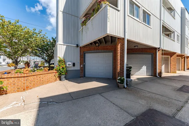 $1,495,000 | 104 South Monroe Avenue, Margate City, NJ 08402