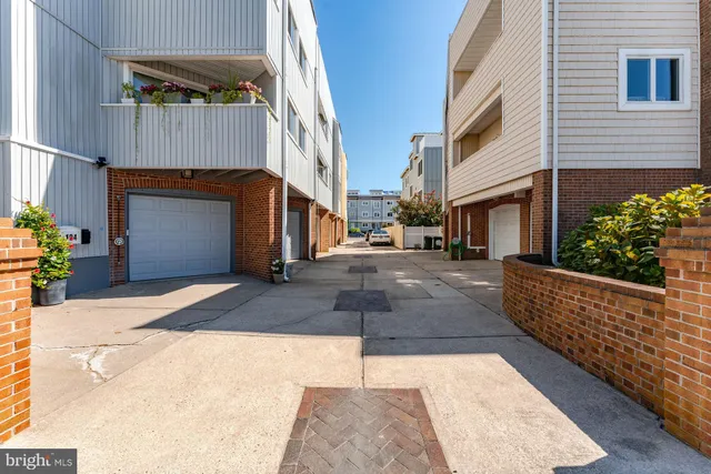 $1,495,000 | 104 South Monroe Avenue, Margate City, NJ 08402