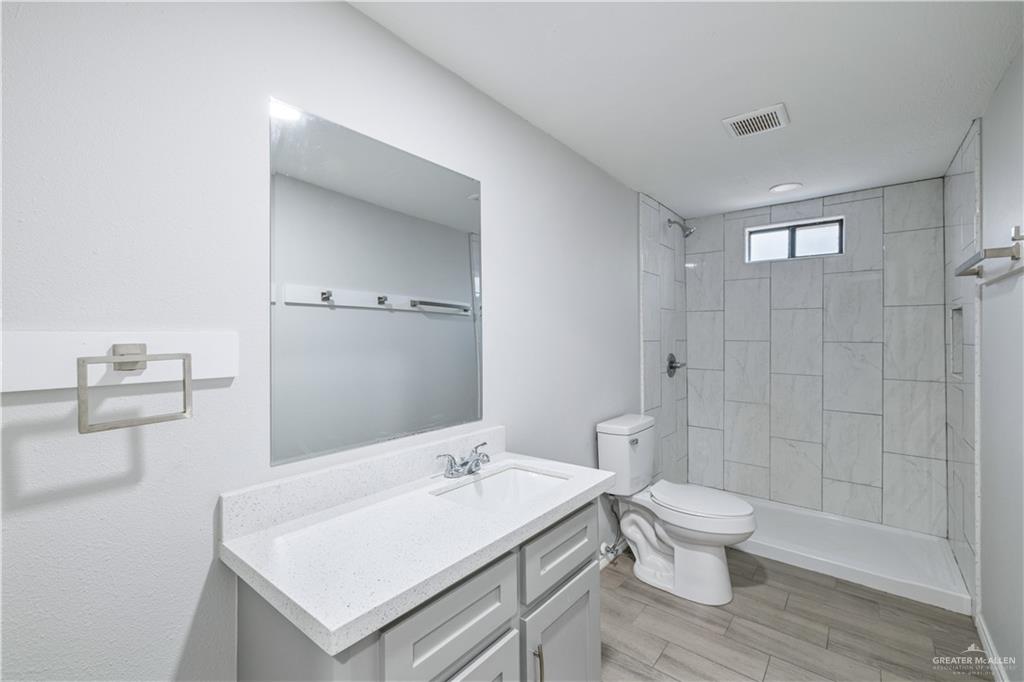 1872 Highway 83 Roma, TX 78584 - Photo 3 of 16 Unit 1 Bathroom