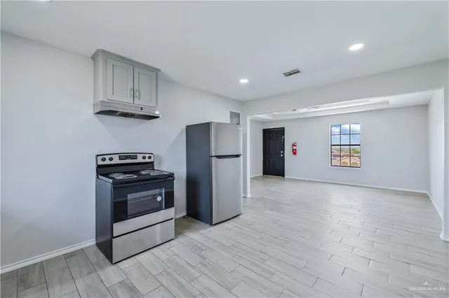 $395,000 | 1872 Highway 83, Roma, TX 78584