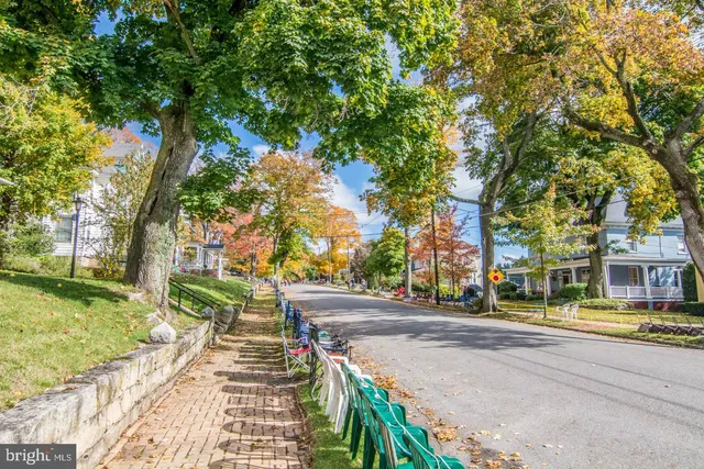 $115,000 | 125 North 2nd St Extension, Oakland, MD 21550