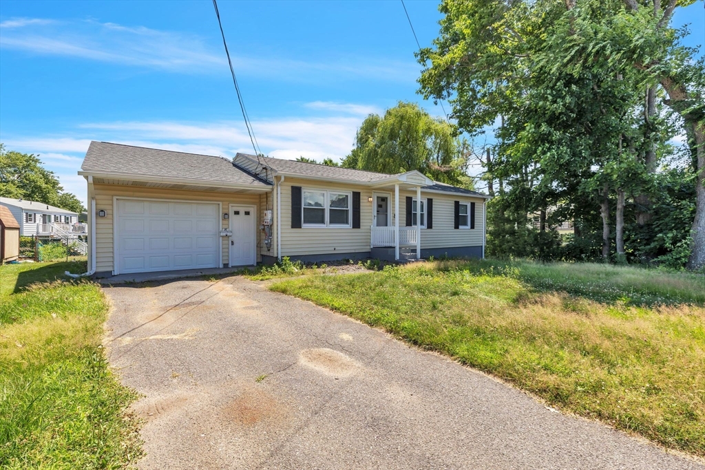 86 Kane Road Holyoke, MA 01040 - Photo 3 of 29 Gallery Image 3