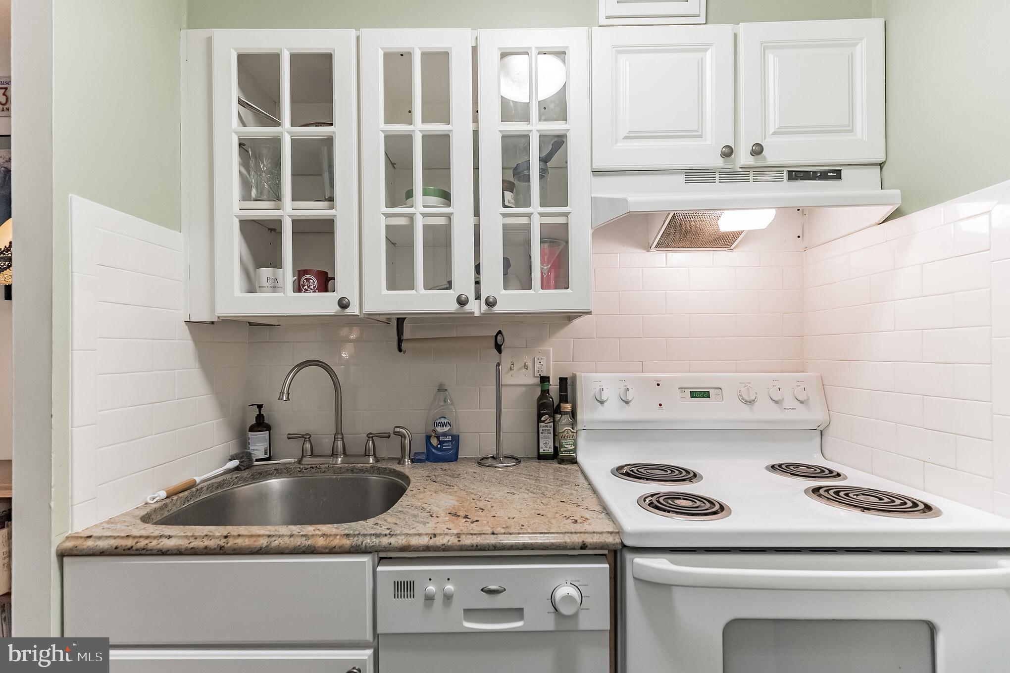 224 West Rittenhouse Square, Unit 1603 Philadelphia, PA 19103 - Photo 7 of 17