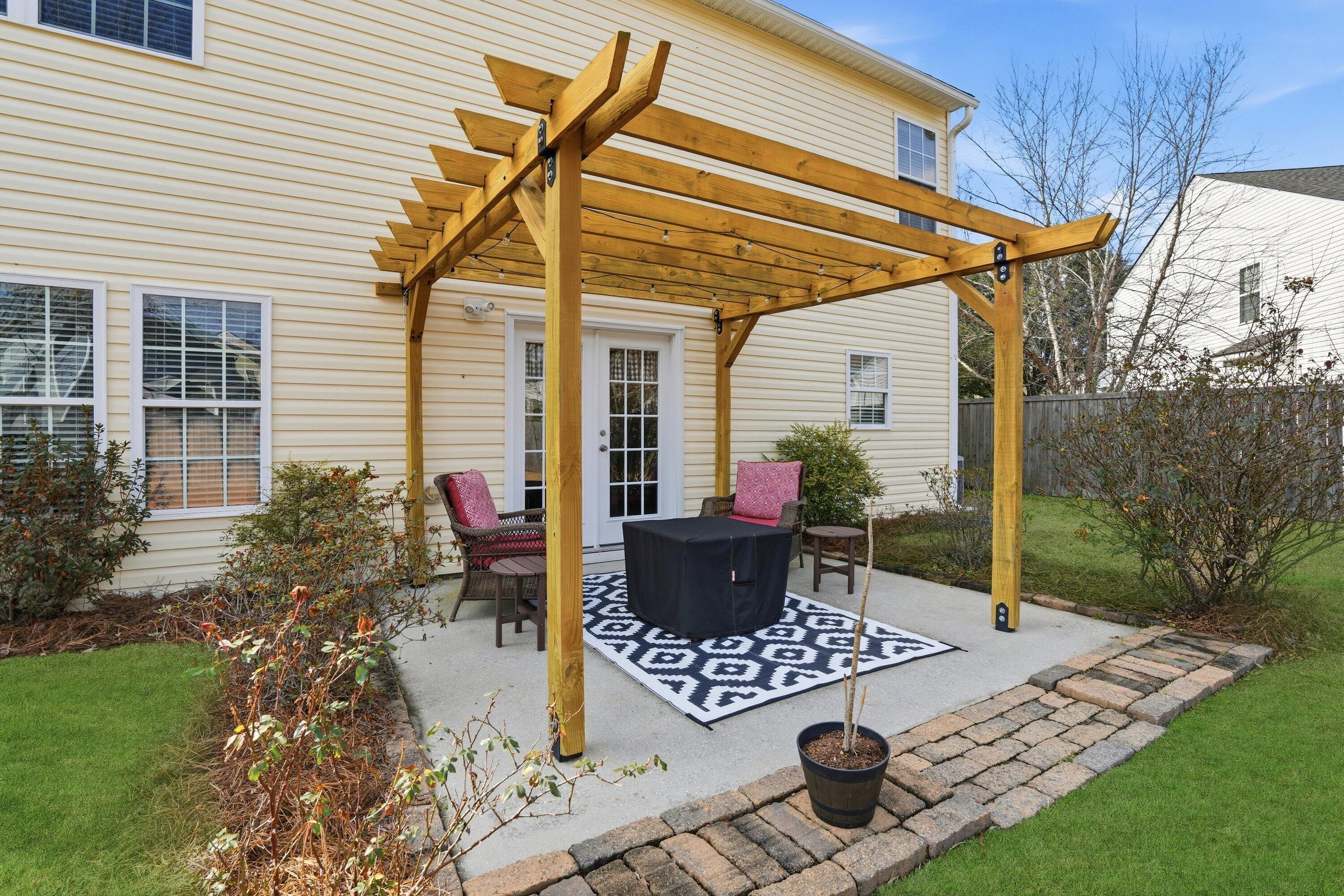 9657 South Carousel Circle Summerville, SC 29485 - Photo 37 of 51 040_DSC03267_grass_e71c0d11-ddb2-43ef-b4