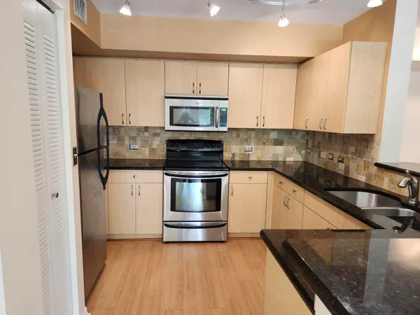 $2,175 | 813 Villa Circle, Boynton Beach, FL 33435