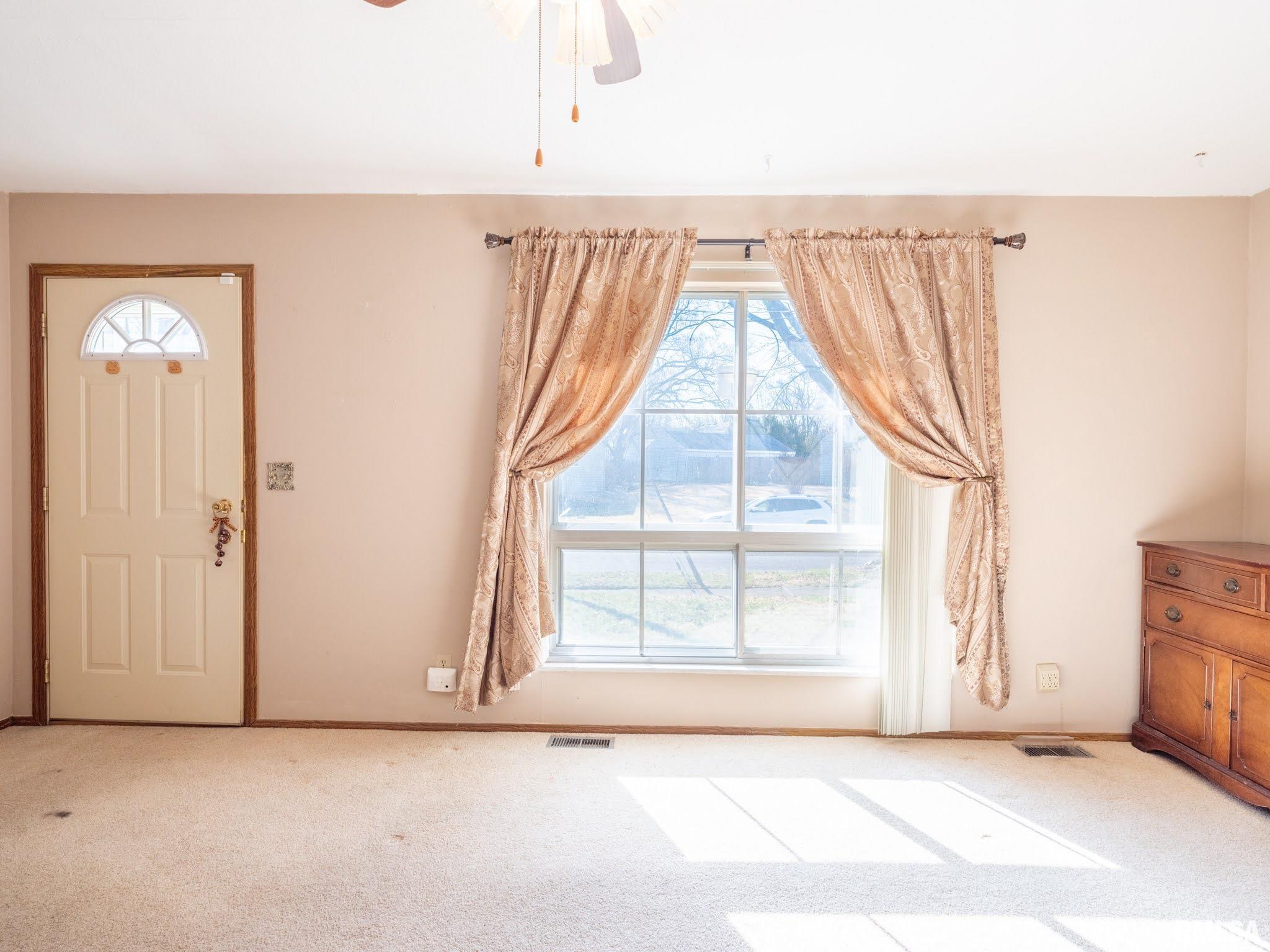 103 Hamilton Road Marquette Heights, IL 61554 - Photo 3 of 45 Gallery Image 3