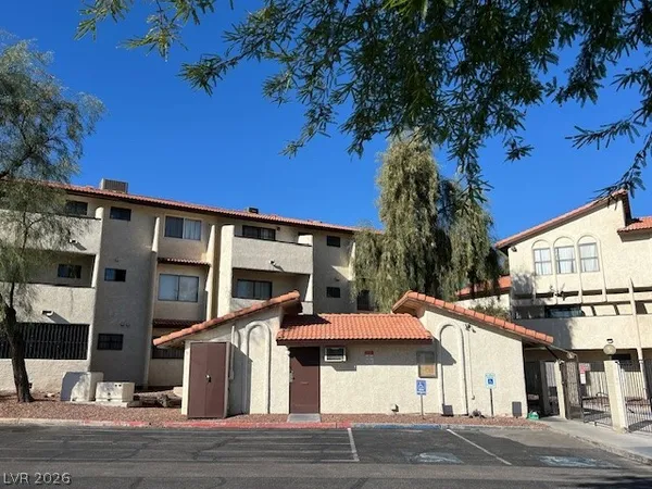 $1,200 | 2080 Karen Avenue, Unit 3, Las Vegas, NV 89169