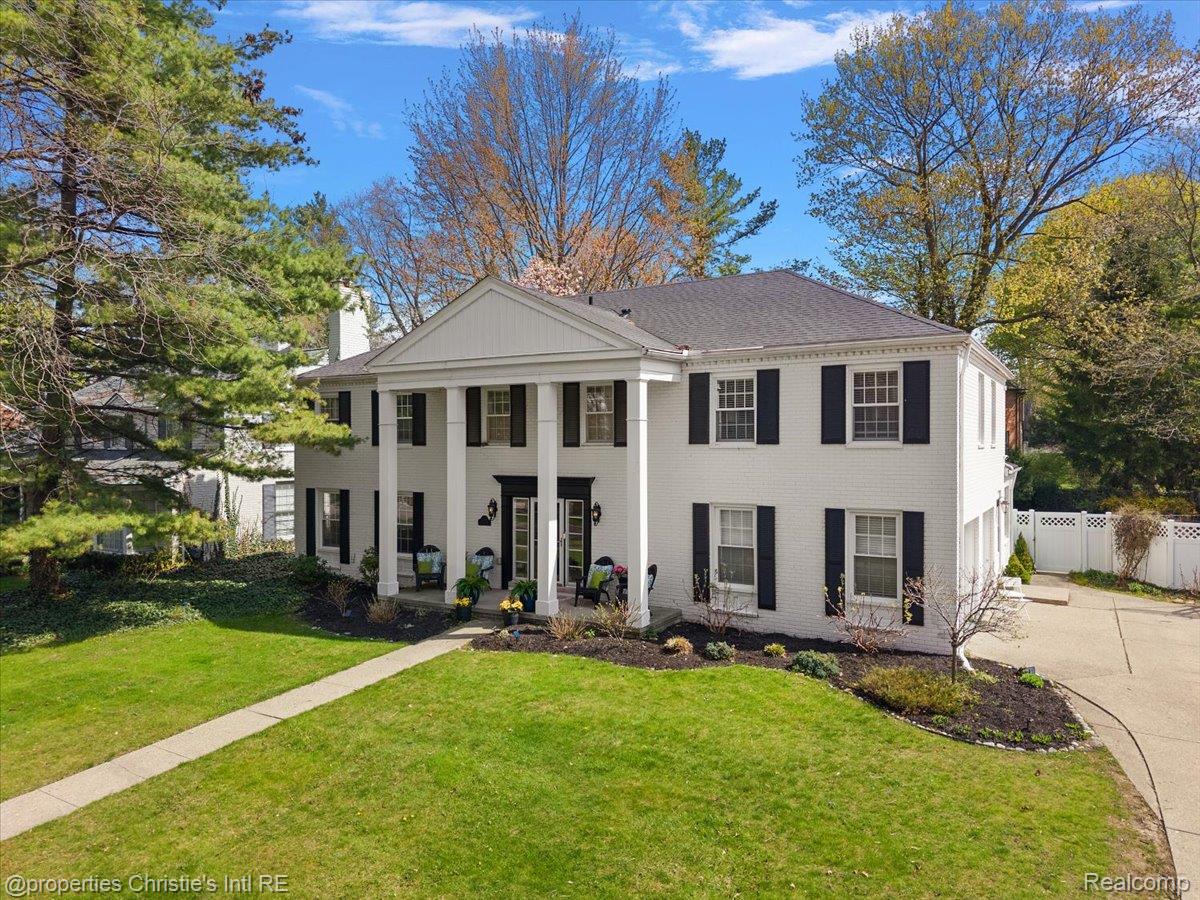 234 Lincoln Road Grosse Pointe, MI 48230 - Photo 2 of 44 017-234 Lincoln-17.jpg