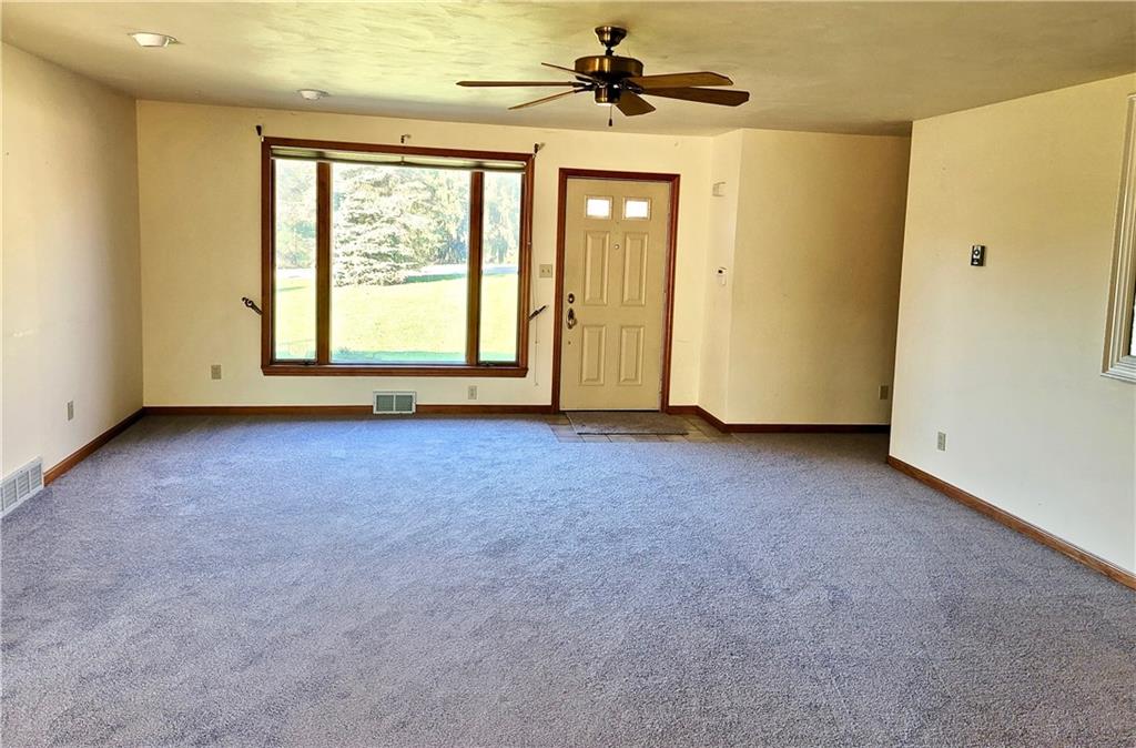 1828 Middle Road Glenshaw, PA 15116 - Photo 6 of 25 Gallery Image 6