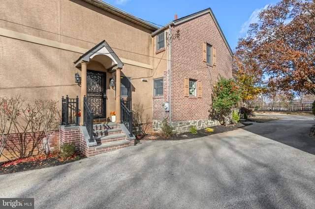 $1,129,000 | 442 East Spring Avenue, Ardmore, PA 19003