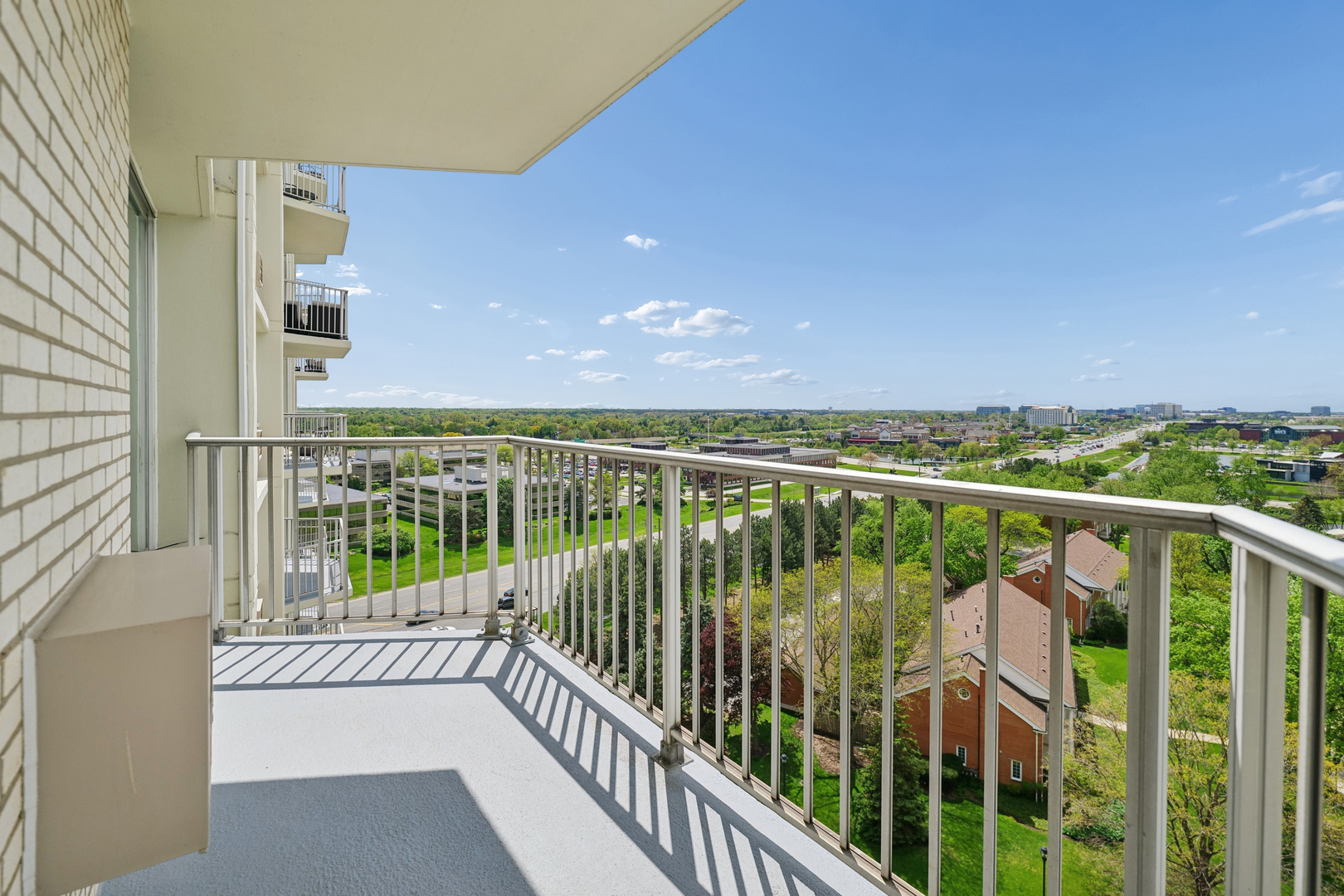40 North Tower Road, Unit 11H Oak Brook, IL 60523 - Photo 14 of 24