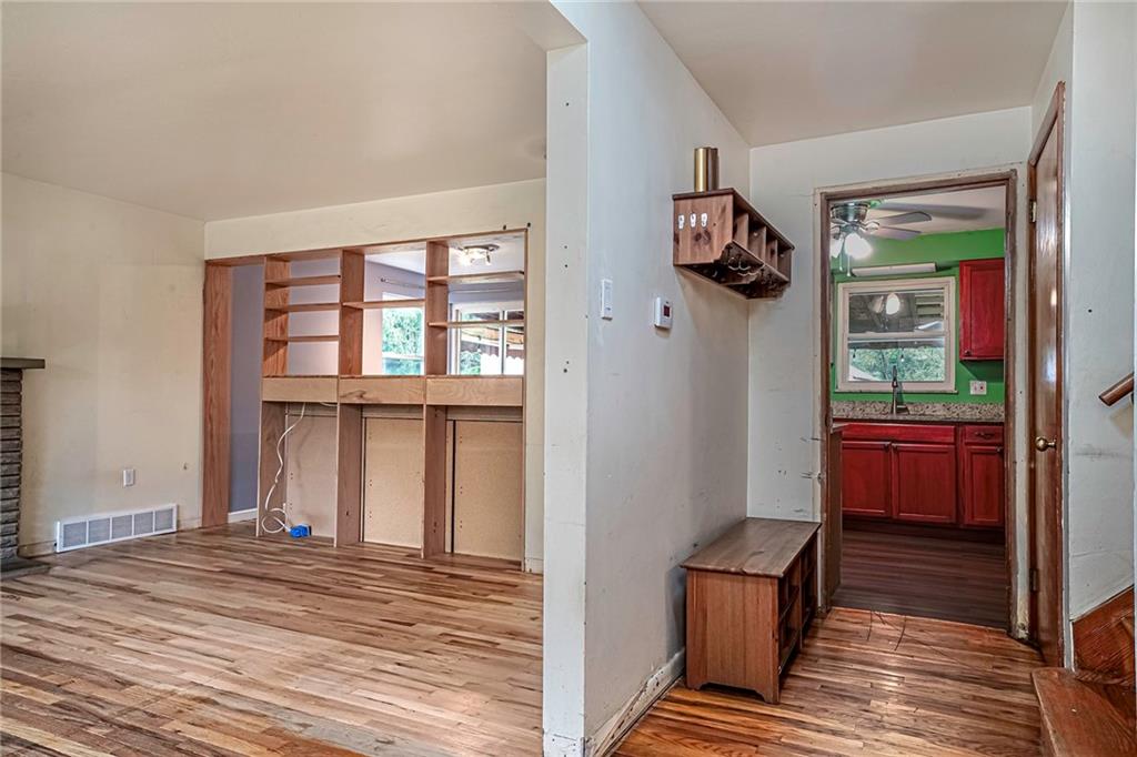 421 Sharon Road Coraopolis, PA 15108 - Photo 7 of 25 Has plenty of space for your guests arrival.