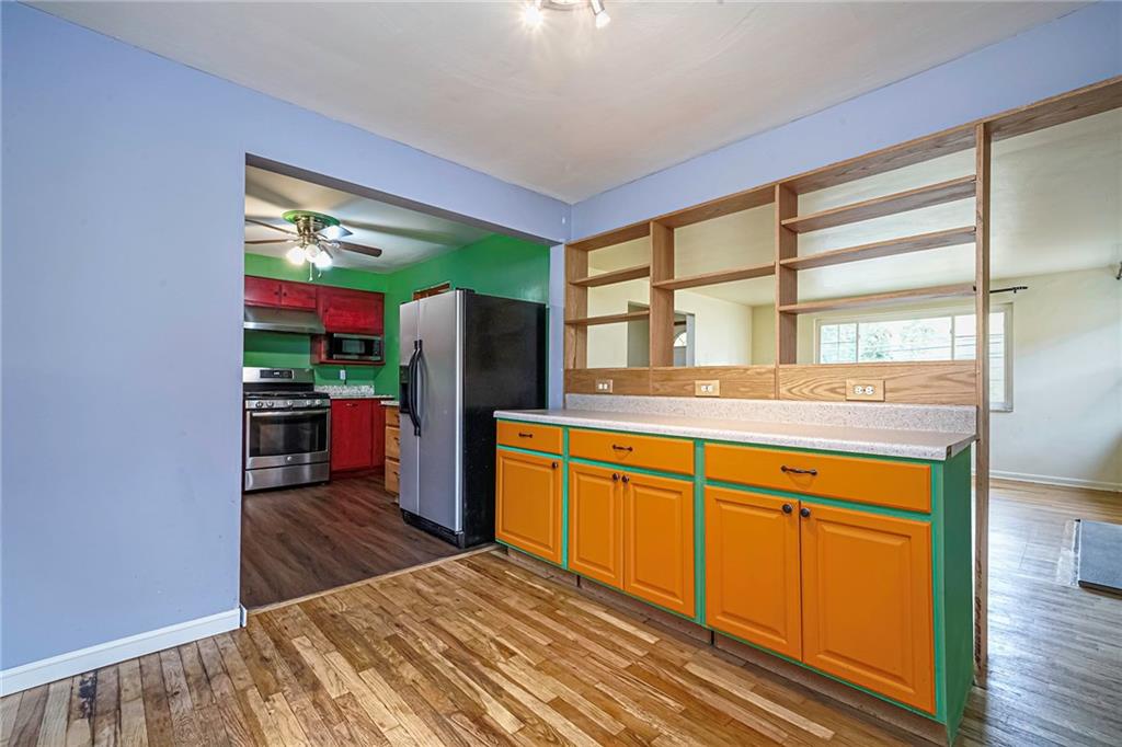 421 Sharon Road Coraopolis, PA 15108 - Photo 9 of 25 Create lasting memories in the dining room.