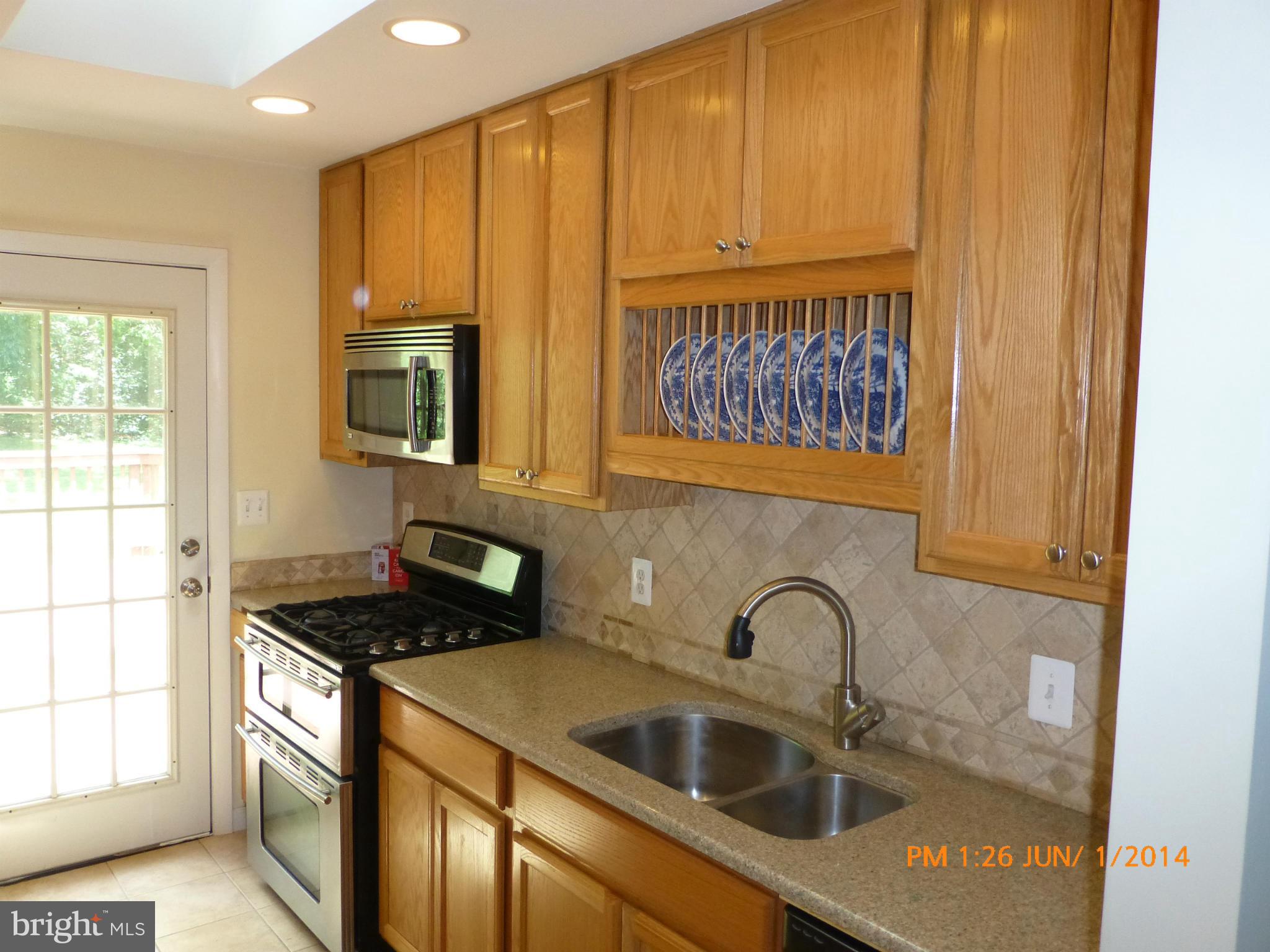 210 Rolling Road Gaithersburg, MD 20877 - Photo 7 of 24 Kitchen
