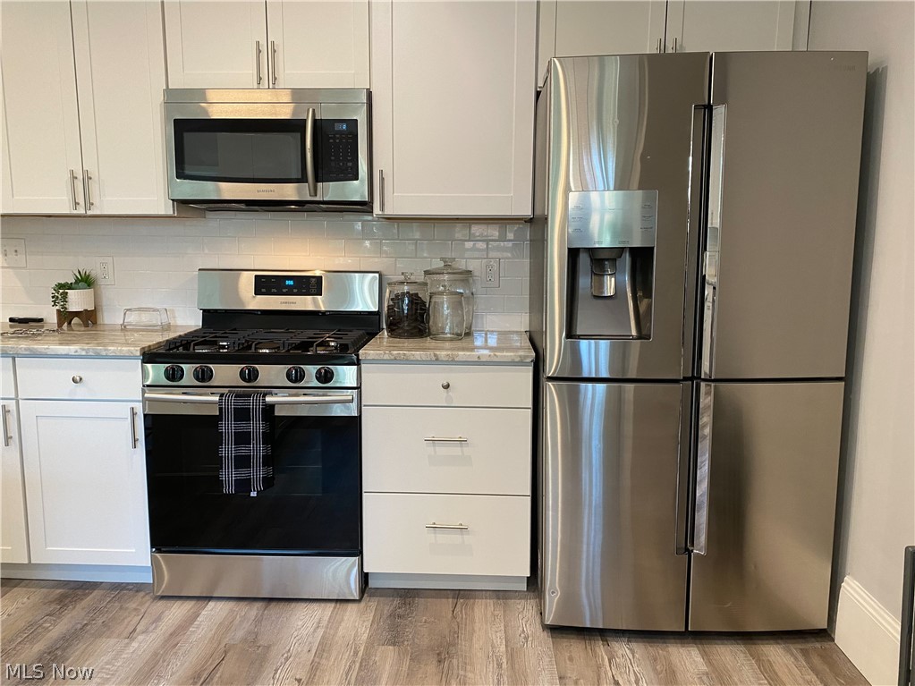 1558 Compton Road Cleveland, OH 44118 - Photo 9 of 34 Kitchen:Appliances