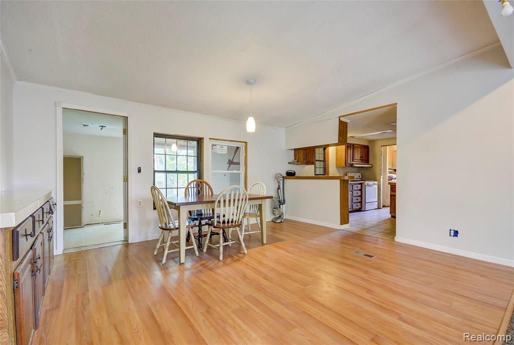 1347 Elms Road Flint, MI 48532 - Photo 5 of 40