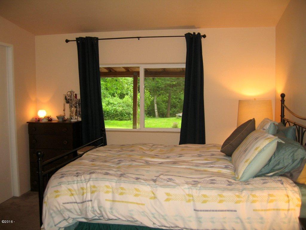16 Schlecht Road Toledo, OR 97391 - Photo 15 of 22 Master Bedroom