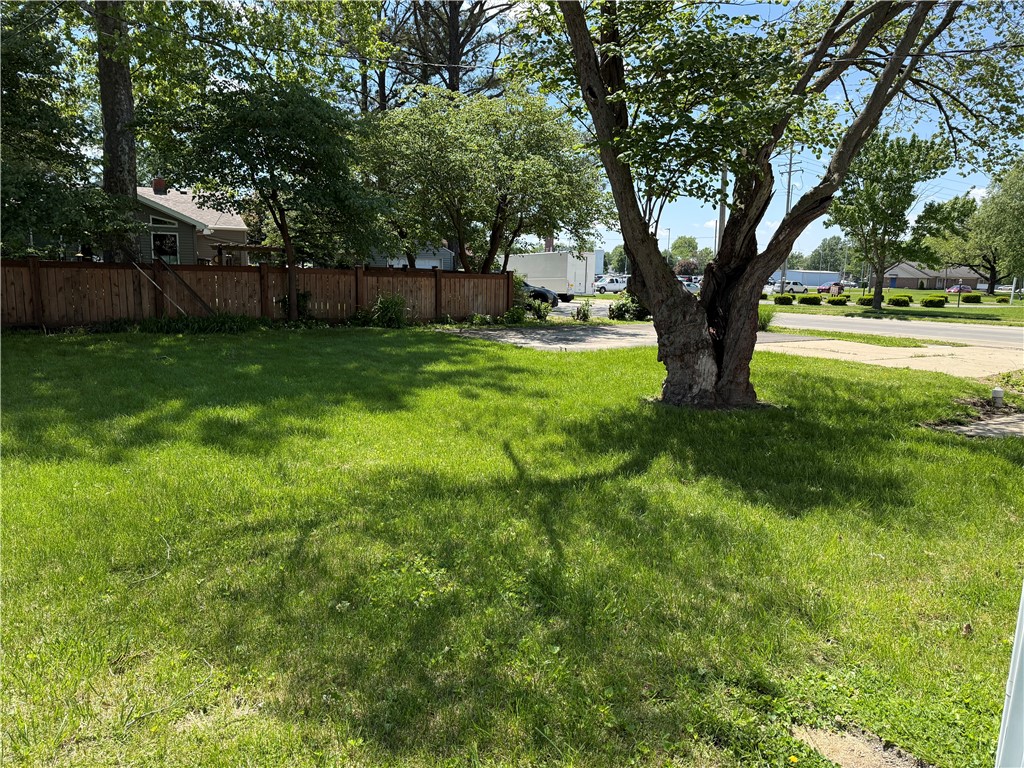 513 Indiana Avenue Effingham, IL 62401 - Photo 7 of 22 Backyard