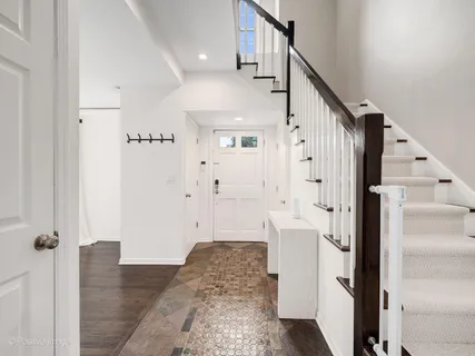 $974,900 | 828 Cambridge Avenue, Elmhurst, IL 60126