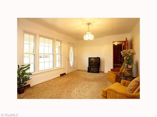 7234 Davis Country Road Randleman, NC 27317 - Photo 13 of 16 Living Room.
