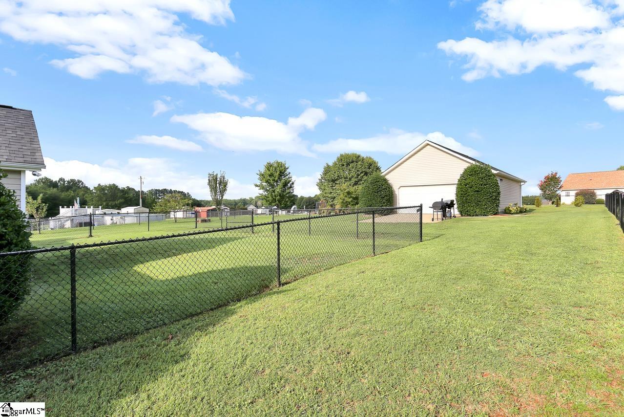 209 Fisher Lake Road Lyman, SC 29365 - Photo 9 of 35 Gallery Image 9