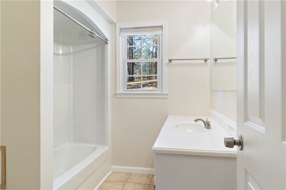 853 Pickett Post Road Walhalla, SC 29691 - Photo 15 of 23 Full bathroom upstairs with bedrooms