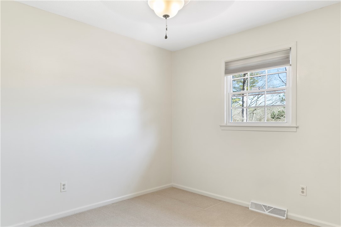 853 Pickett Post Road Walhalla, SC 29691 - Photo 18 of 23 Spare bedroom