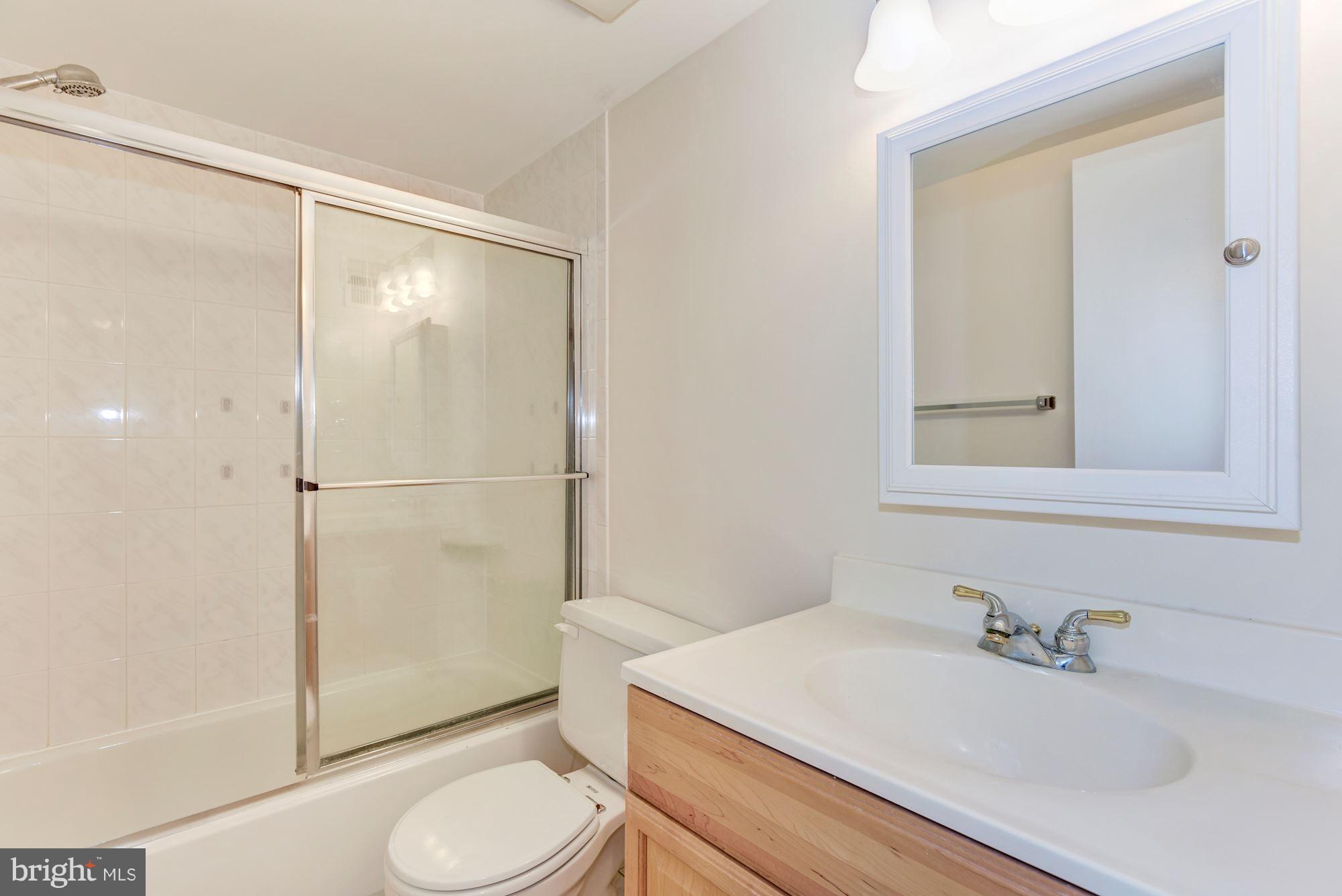 2294 Gunsmith Square Reston, VA 20191 - Photo 11 of 20 Bath