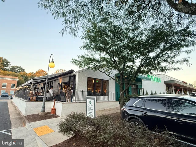 a house view with a outdoor space