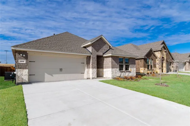 $2,750 | 411 Revolution Road, Fate, TX 75087