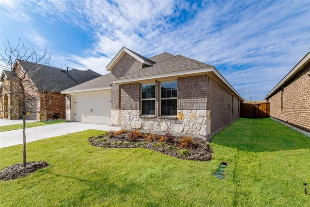 $2,750 | 411 Revolution Road, Fate, TX 75087