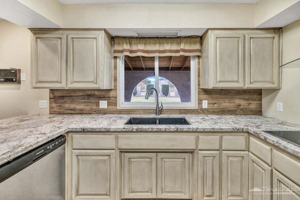 509 North Cory Street Ridgecrest, CA 93555 - Photo 11 of 90 Gallery Image 11