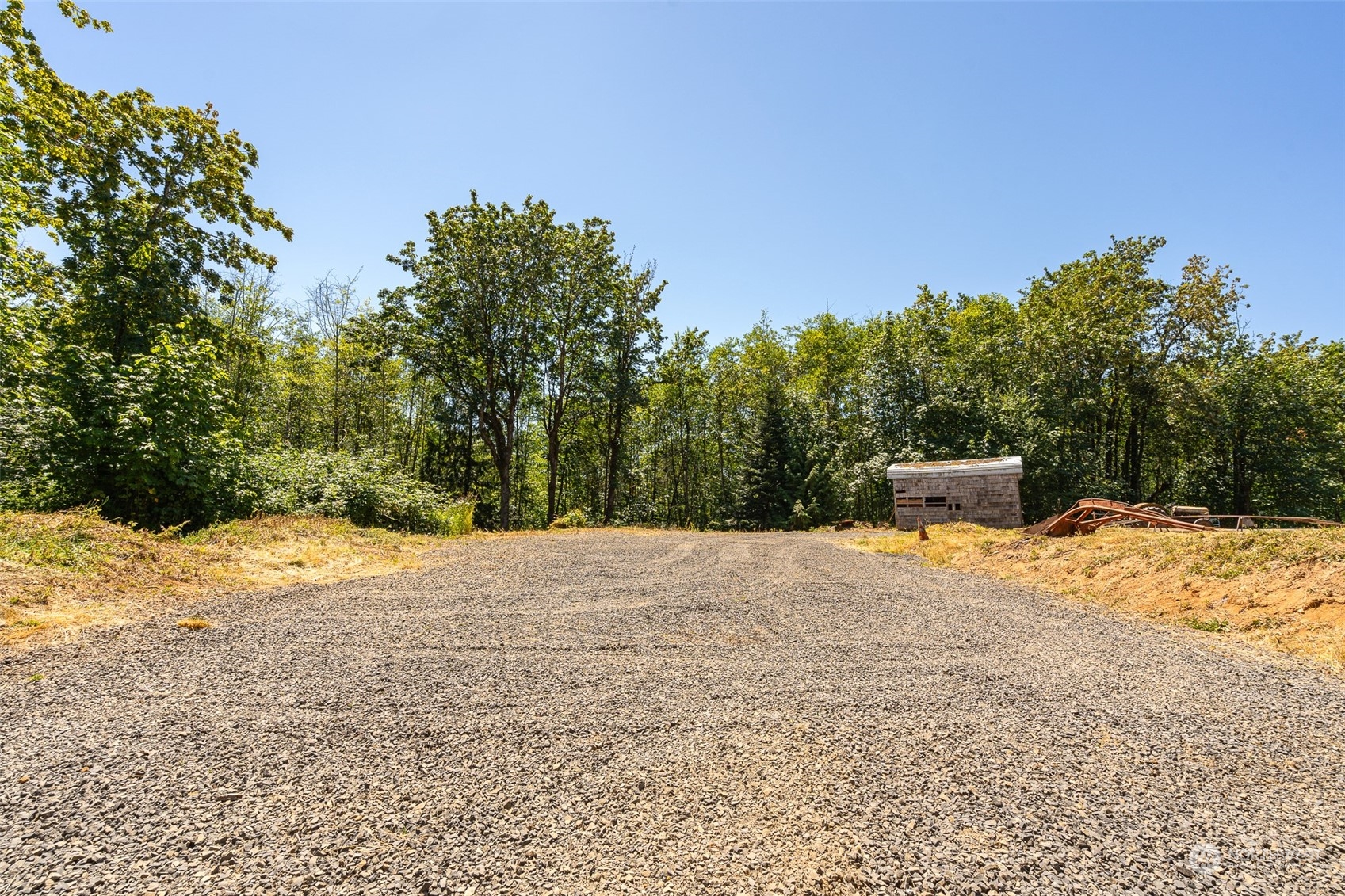 149 Knowles Road Winlock, WA 98596 - Photo 8 of 38 a house with a outdoor space