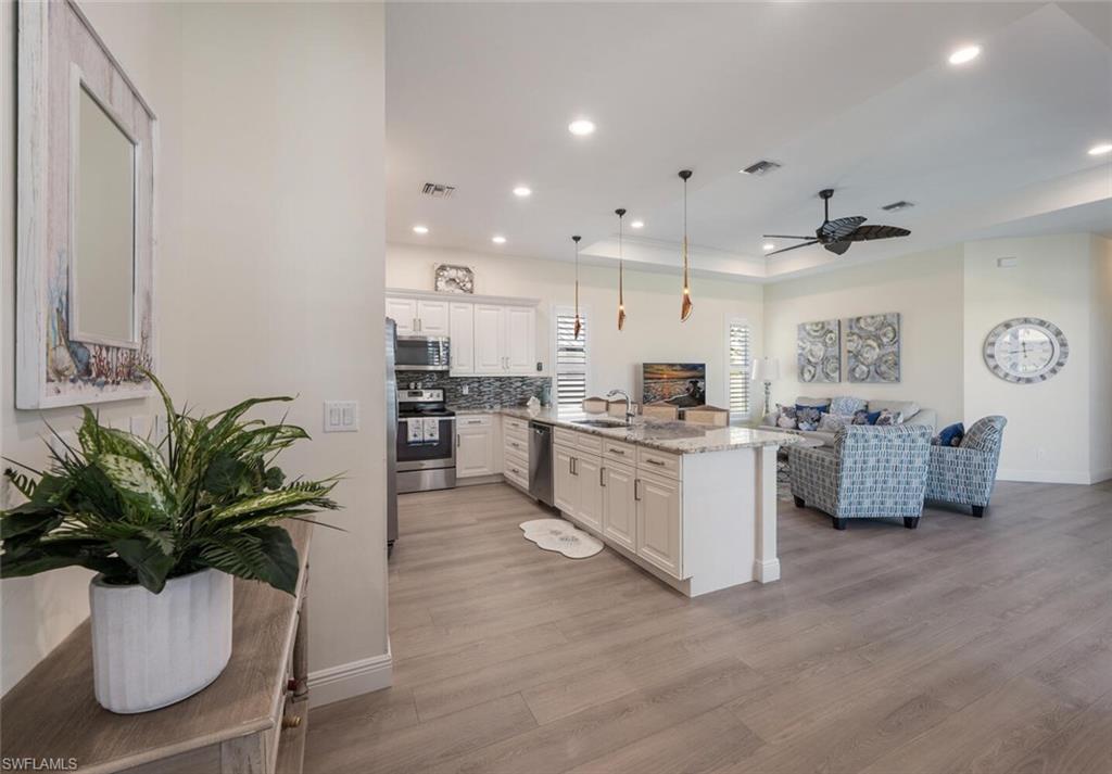 730 95th Avenue North Naples, FL 34108 - Photo 6 of 33