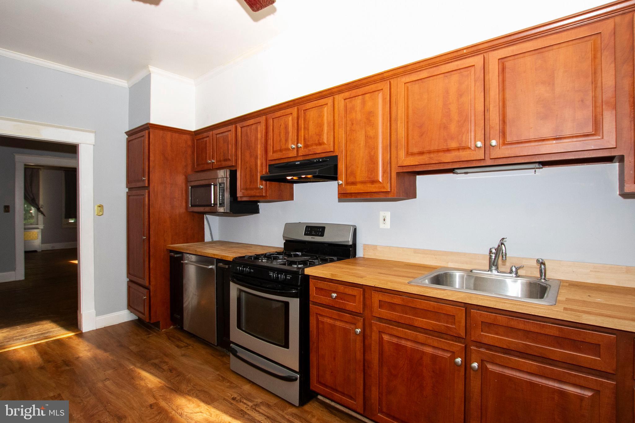 3735 Keswick Road Baltimore, MD 21211 - Photo 9 of 16 kitchen