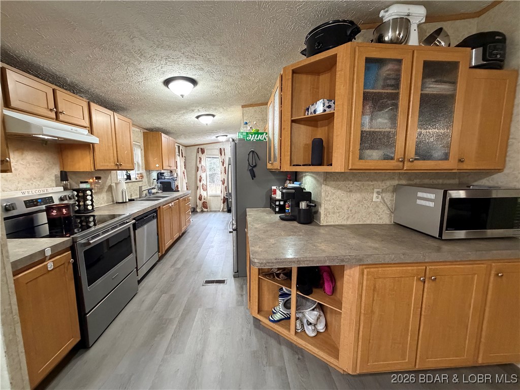 7 Arapaho Road Eldon, MO 65026 - Photo 9 of 26 Spacious Kitchen
