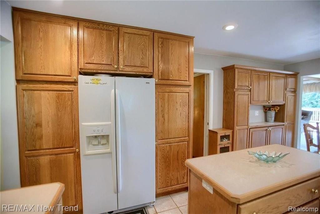 36307 West Lyman Road Farmington Hills, MI 48331 - Photo 11 of 33