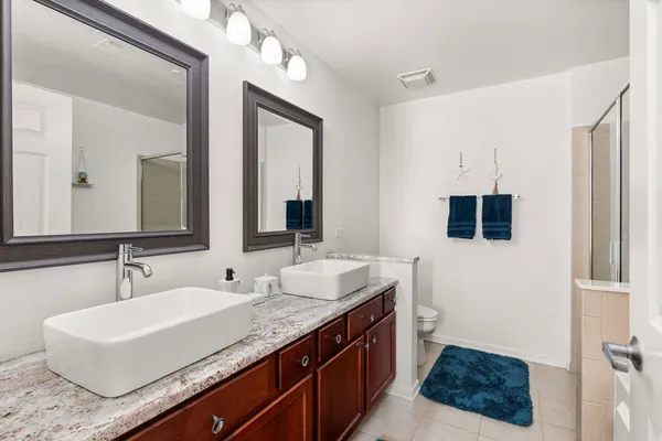 $2,650 | 656 Pearson Street, Unit 403C, Des Plaines, IL 60016
