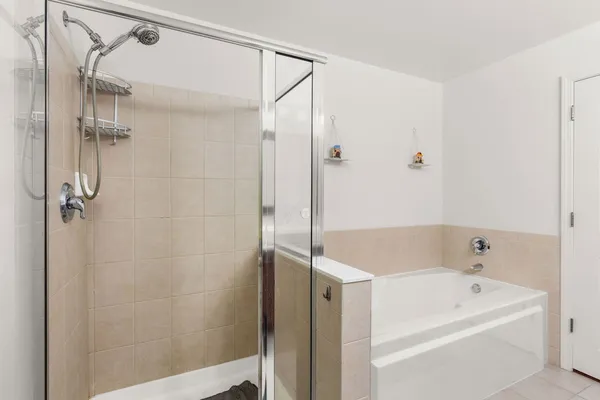 $2,650 | 656 Pearson Street, Unit 403C, Des Plaines, IL 60016