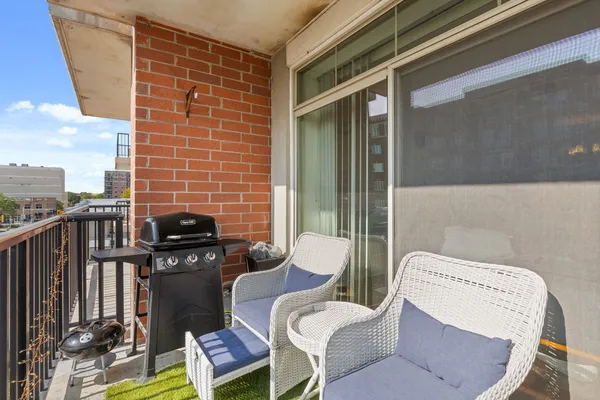 $2,650 | 656 Pearson Street, Unit 403C, Des Plaines, IL 60016
