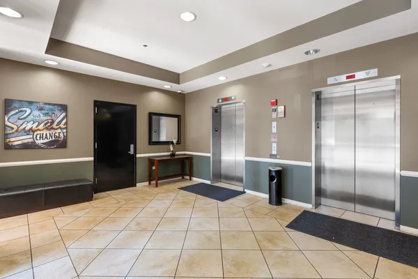 $2,650 | 656 Pearson Street, Unit 403C, Des Plaines, IL 60016