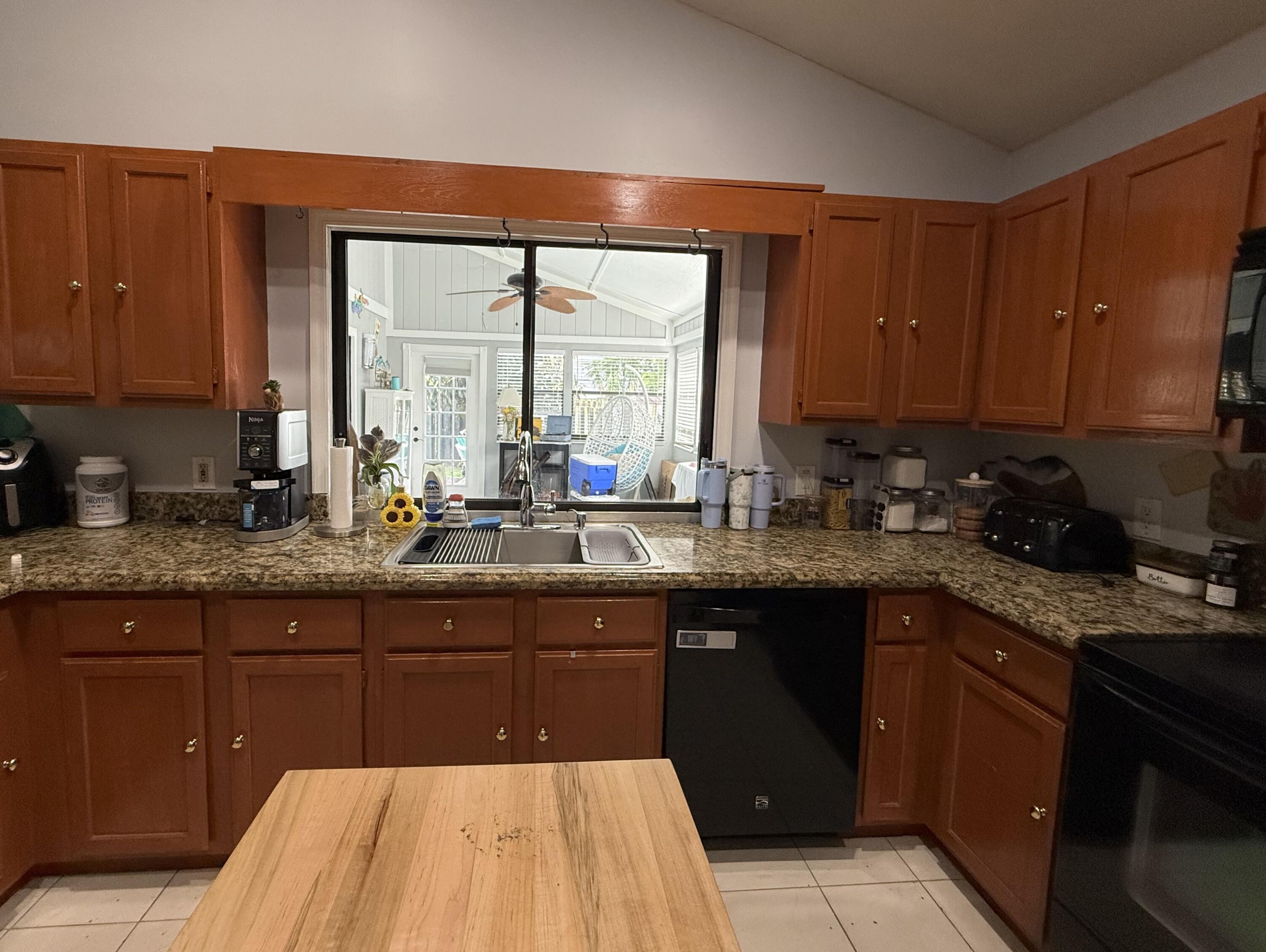 6050 Linton Street Jupiter, FL 33458 - Photo 4 of 42 IMG_9266