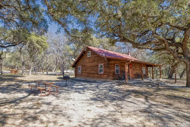 $1,400,000 | 20522 Texas Hill, Concan, TX 78838