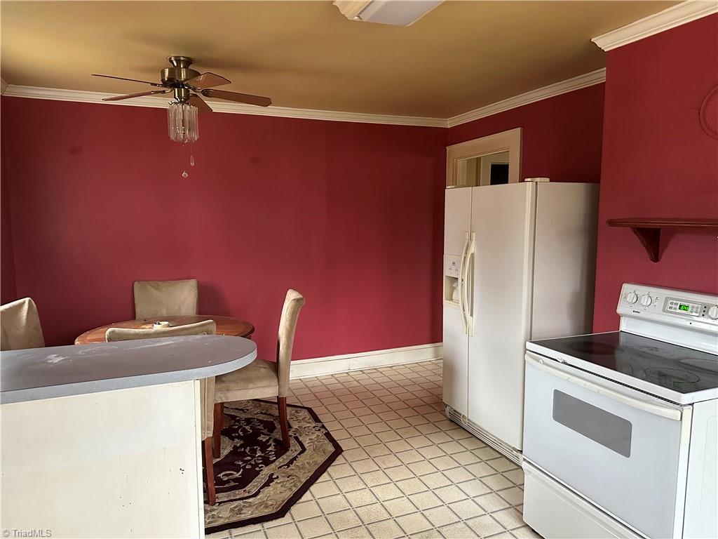 195 Rowe Road Lexington, NC 27295 - Photo 11 of 20 kitchen from door to Dining room side.