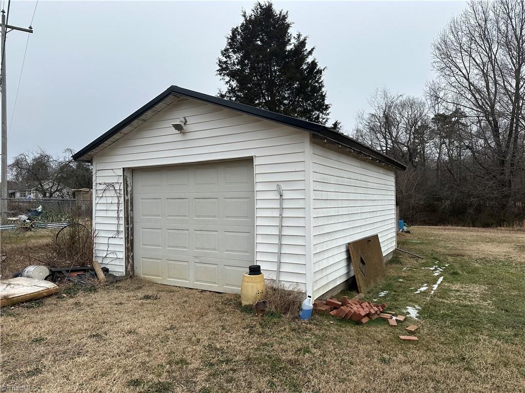 195 Rowe Road Lexington, NC 27295 - Photo 18 of 20 Outside garage.